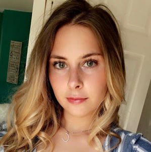 Meet your Posher, Caroline